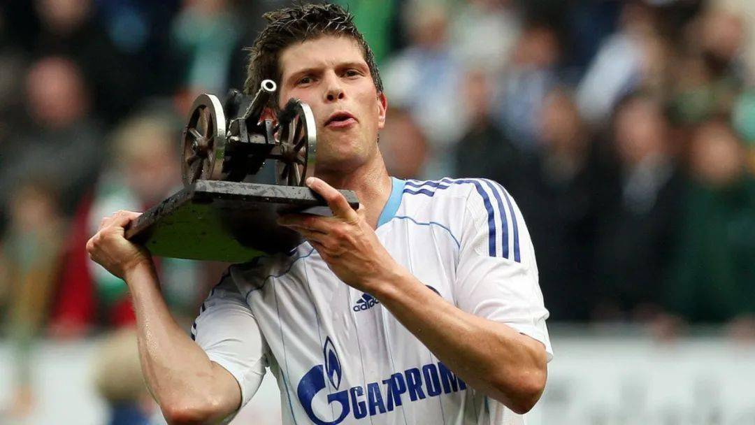 今晨阿贾克斯调整名单以备德国杯，伤情更新环节打磨，信心回归，球队文化再被提及的简单介绍-9体育